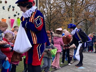 sint op school